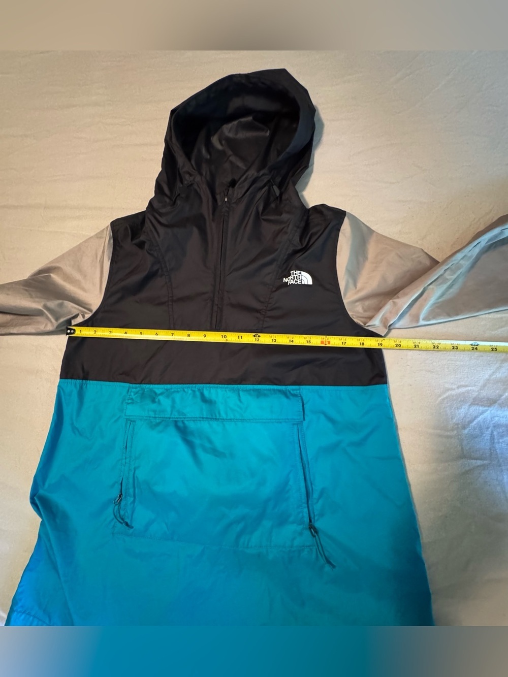 The North Face Women's Black/Teal/Beige Colorblock Anorak - Picture 12 of 14